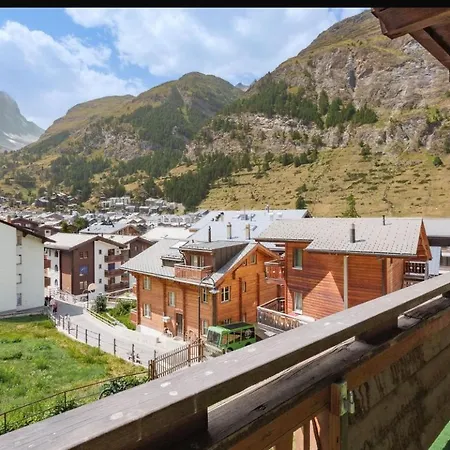 Apartment Fortuna - Cozy 3-bed, Stunning Matterhorn View Near Skilift *
